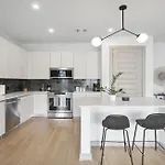 Luxury West Midtown 2 Bdrm