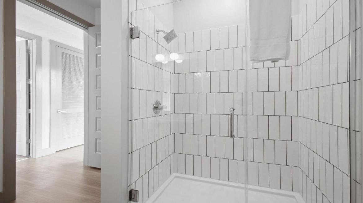 Apartment Luxury West Midtown 2 Bdrm *