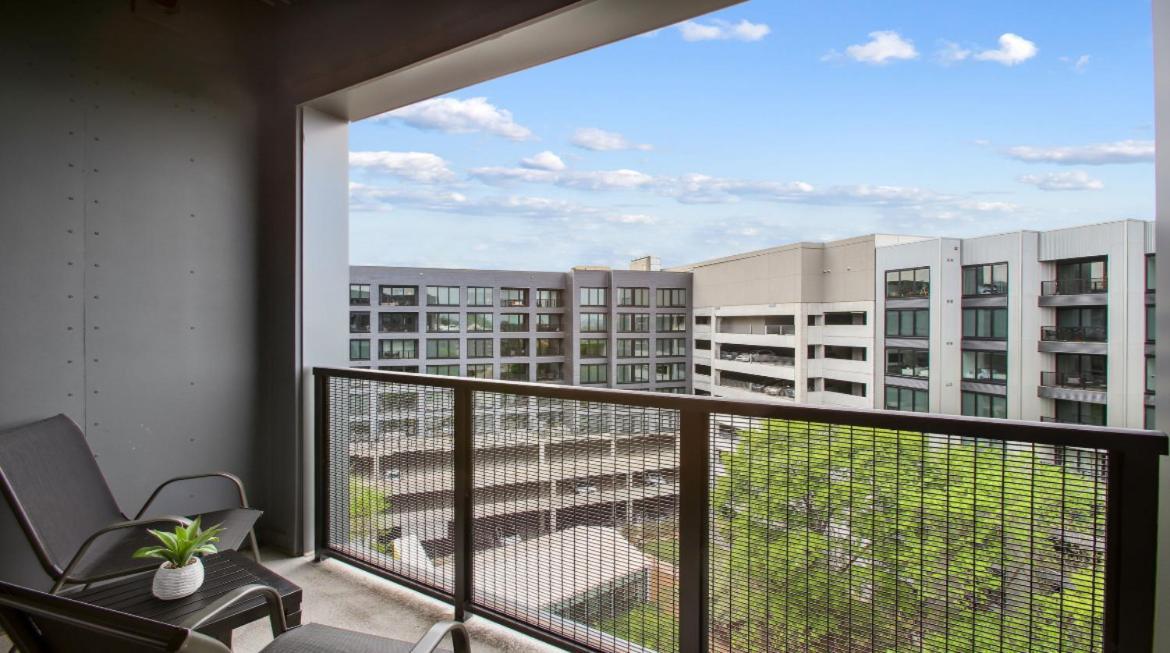 Apartment Luxury West Midtown 2 Bdrm *